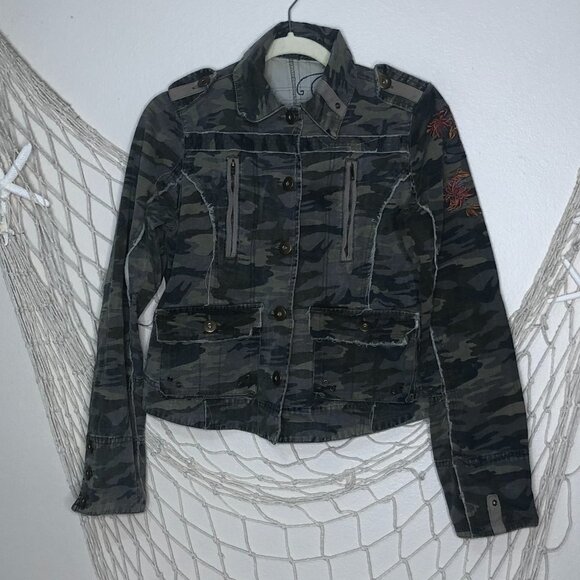 PASSPORT Girls Boho Embroidered and Distressed Camo Jacket L - Picture 1 of 12